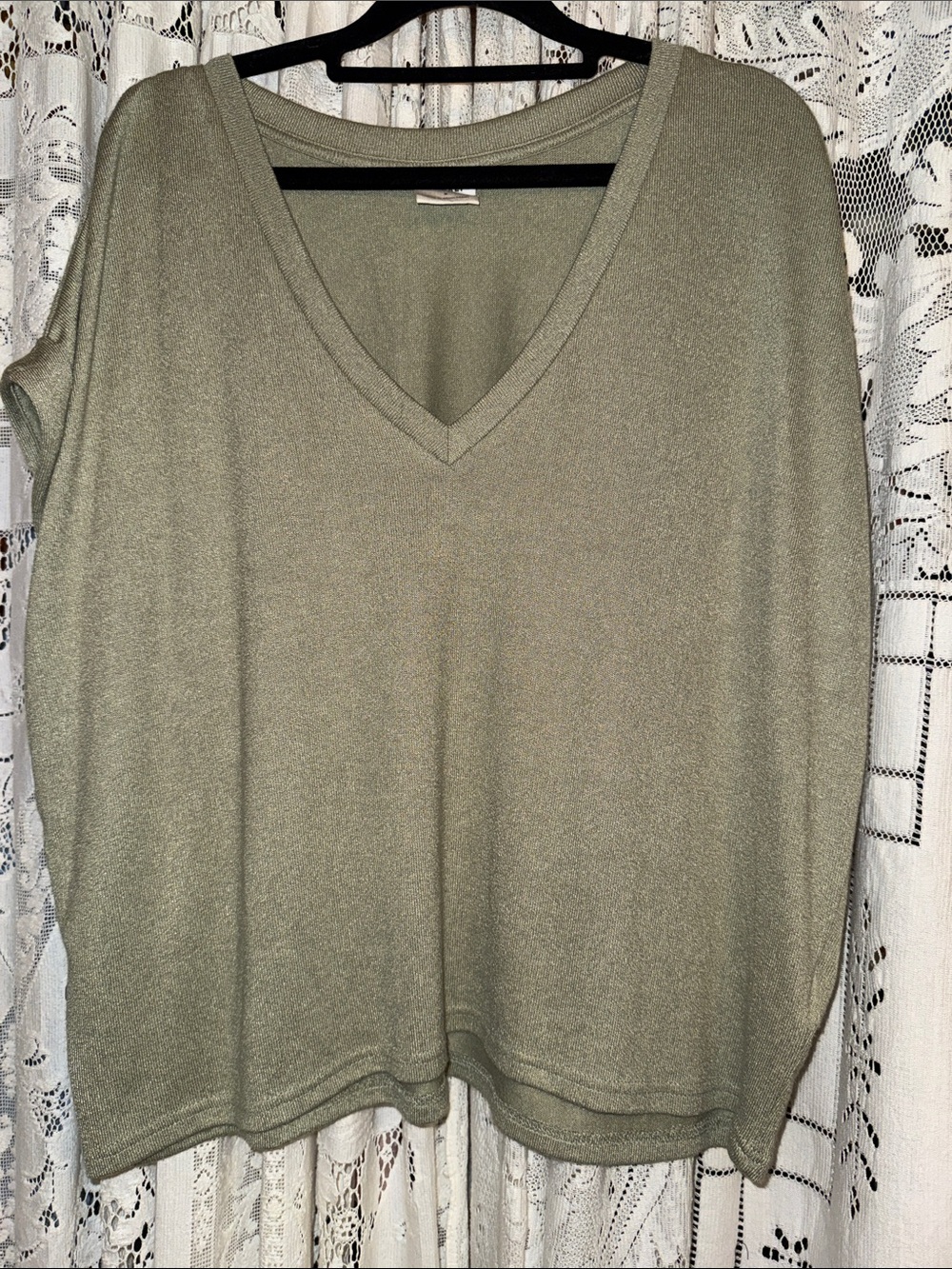 Mod Ref Olive Green‎ V-Neck Women's Top oversized small